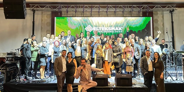 ELTEKSMAK MAKİNE SEKTÖRDE BAŞARILARLA DOLU 32.YILINI ÇALIŞANLARI İLE BİRLİKTE KUTLADI